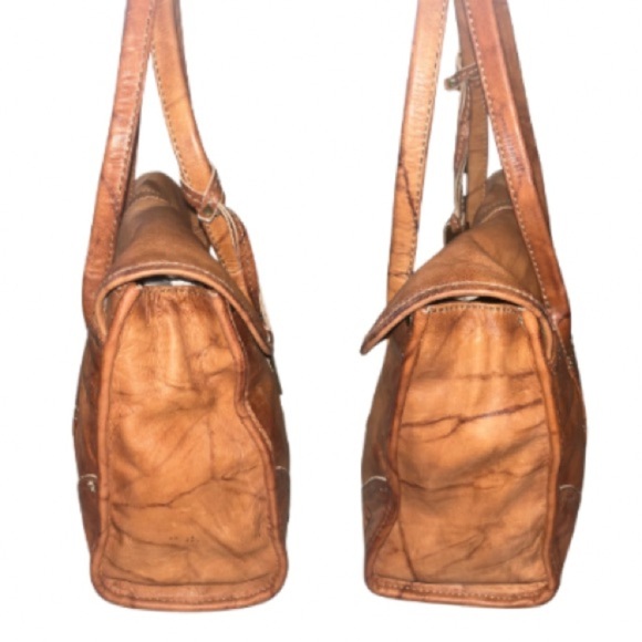 Frye Campus Satchel, Women's Campus Hobo Bag, 100% Dakota Red Burnt Leather - Picture 8 of 15